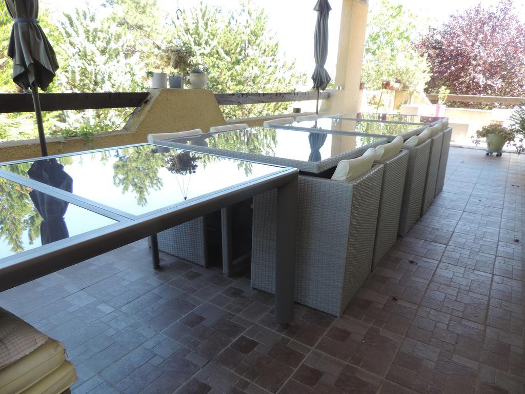 Les Deux Lions Hotel Alairac Buitenkant foto