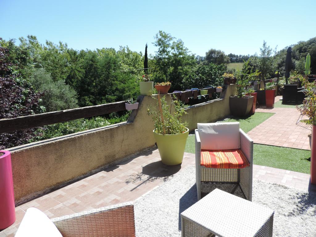Les Deux Lions Hotel Alairac Buitenkant foto