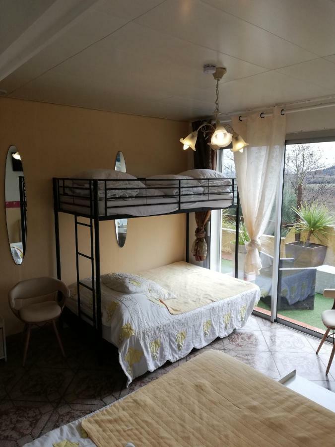 Les Deux Lions Hotel Alairac Buitenkant foto