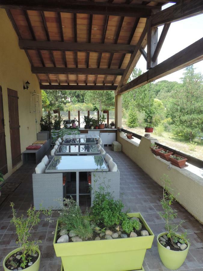 Les Deux Lions Hotel Alairac Buitenkant foto